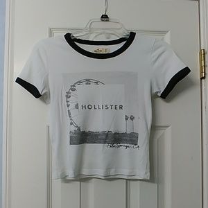 Hollister Short Sleeve Graphic Tee